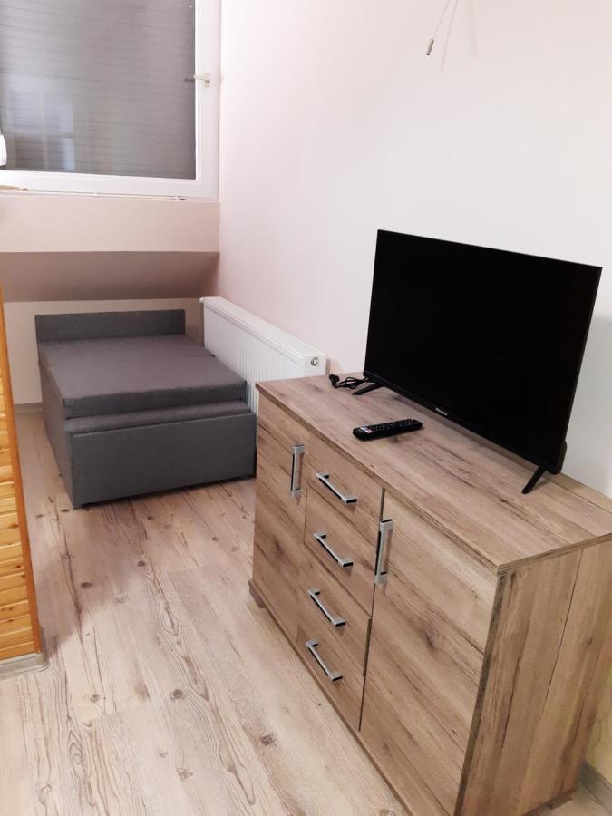 Boglarka Apartman Gyula Exterior foto