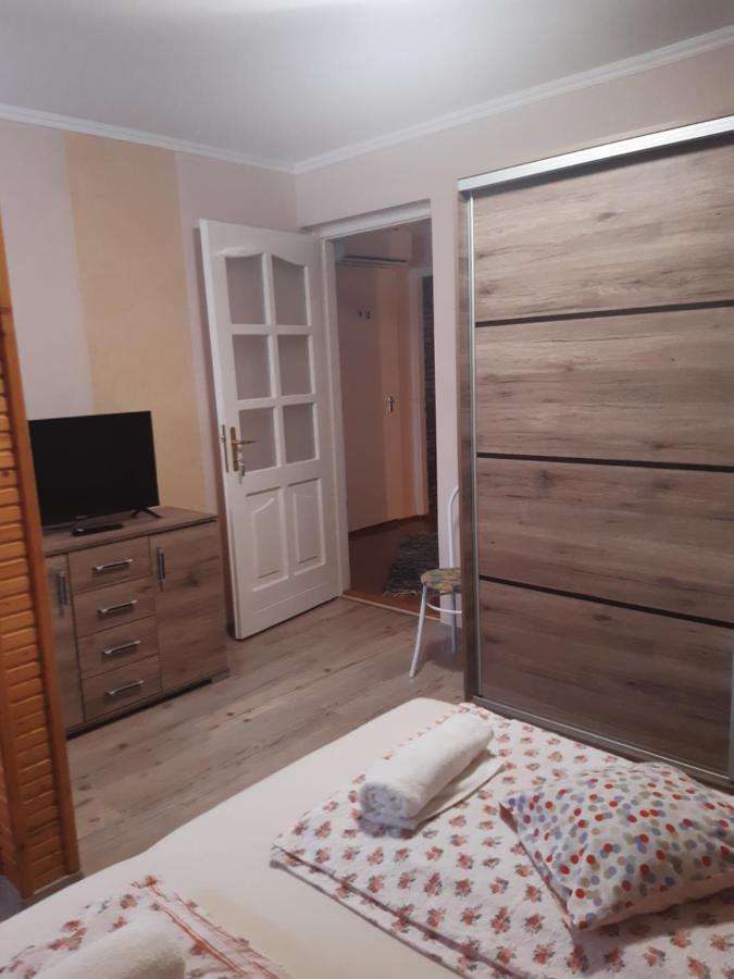Boglarka Apartman Gyula Exterior foto