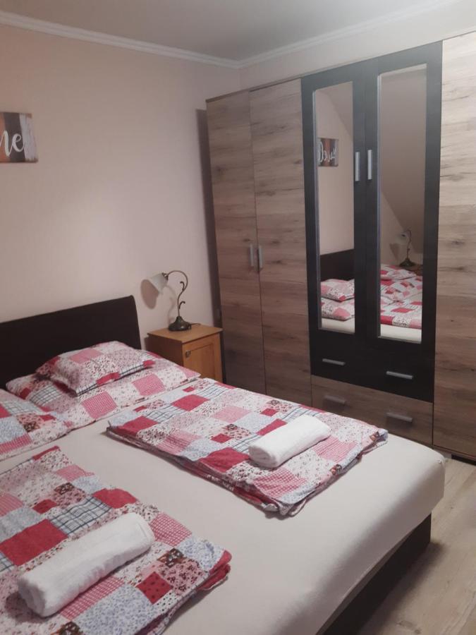 Boglarka Apartman Gyula Exterior foto