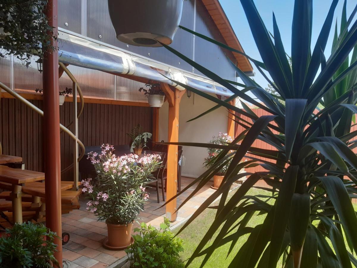 Boglarka Apartman Gyula Exterior foto
