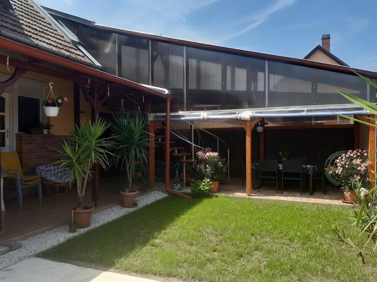 Boglarka Apartman Gyula Exterior foto