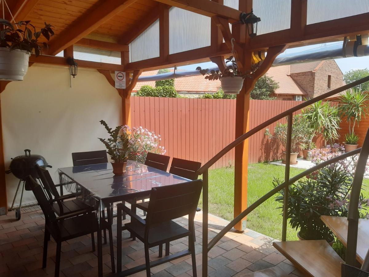 Boglarka Apartman Gyula Exterior foto